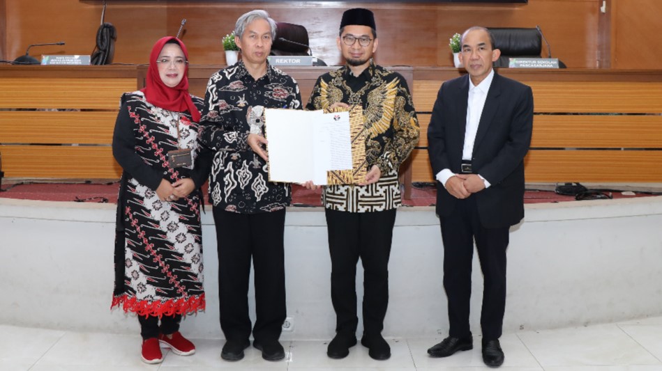 Ustadz Adi Hidayat Resmi Bergabung Sebagai Dosen Tetap Pascasarjana UPI