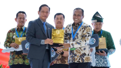 Masuk Daftar Terbaik Jatim, Pamekasan Terima Sertifikat Kebersihan Nasional